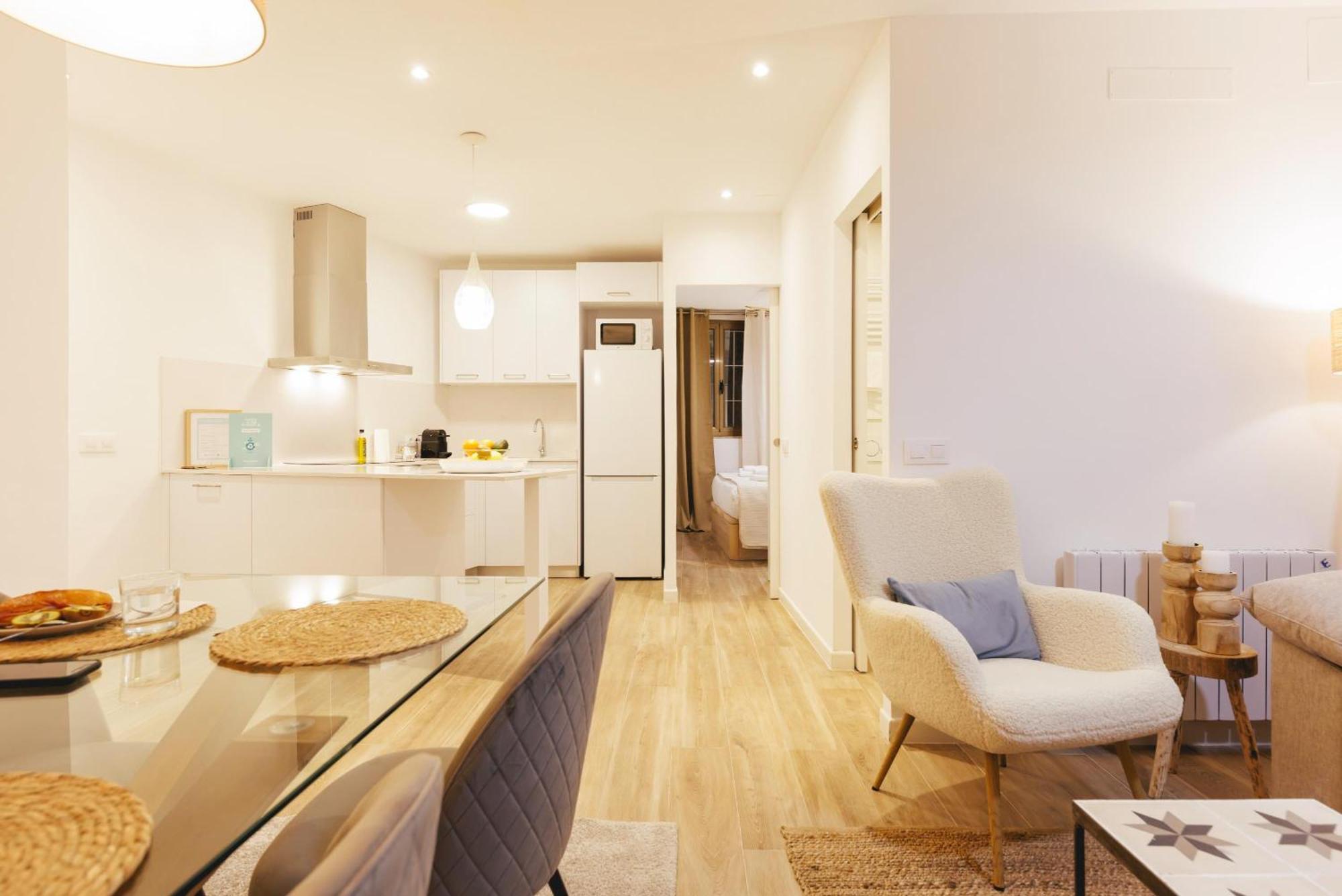 Bravissimo Auriga, Old Town Retreat